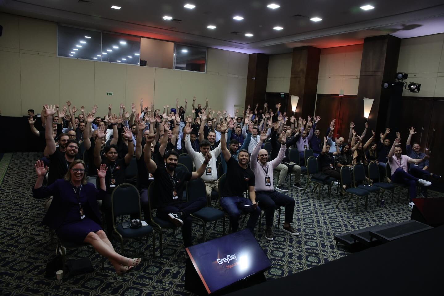 Foto oficial do GreyDay com todos os participantes