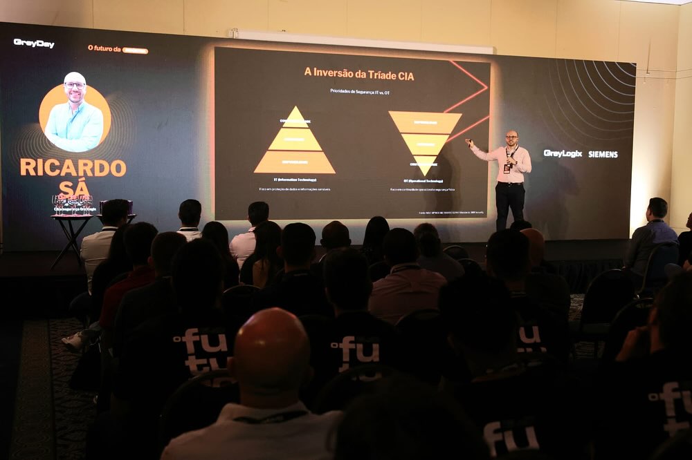 Ricardo Sá apresentando no GreyDay